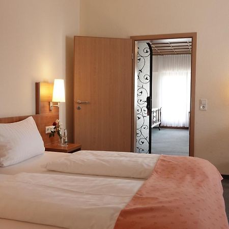 Hotel-Restaurant Zum Kirschbaum Rottendorf Exteriör bild