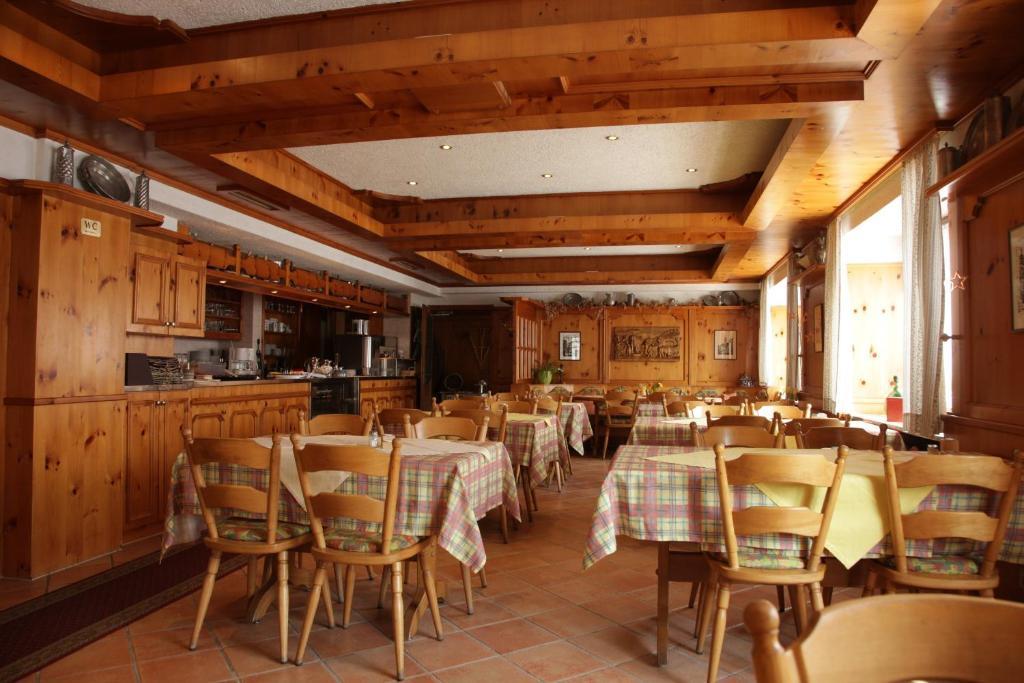 Hotel-Restaurant Zum Kirschbaum Rottendorf Exteriör bild